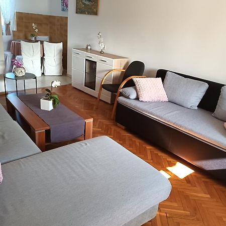 Apartment Magdic Brzac Екстериор снимка