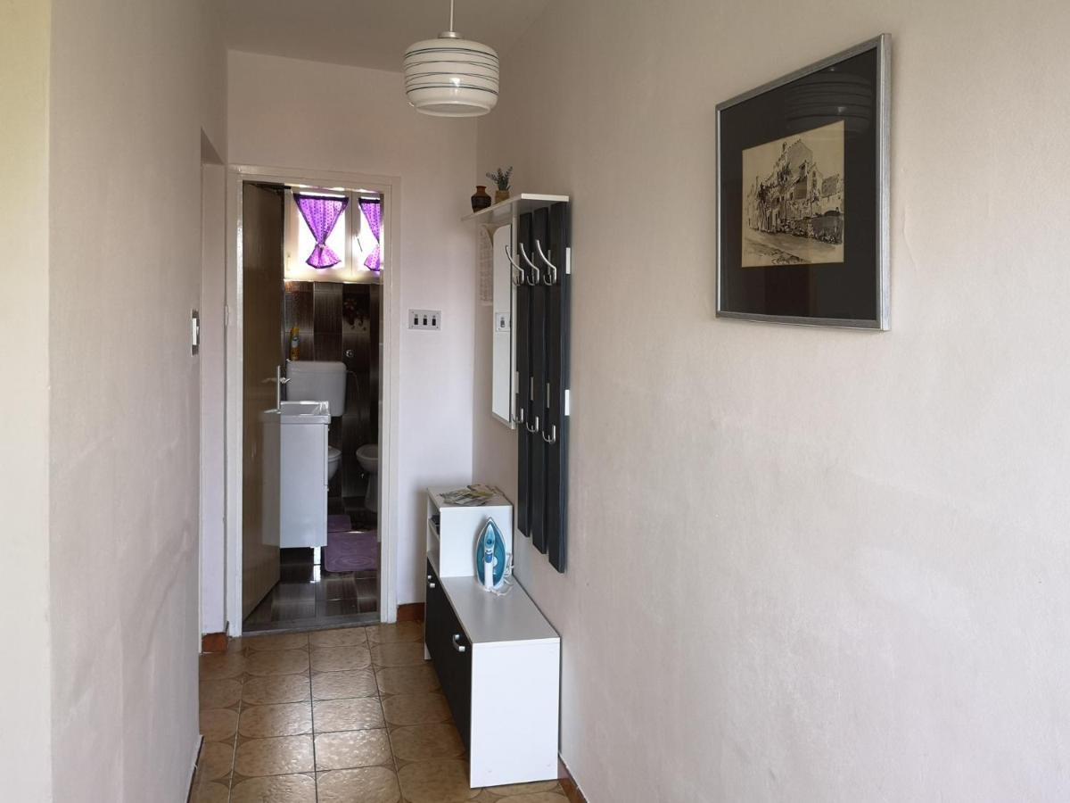 Apartment Magdic Brzac Екстериор снимка