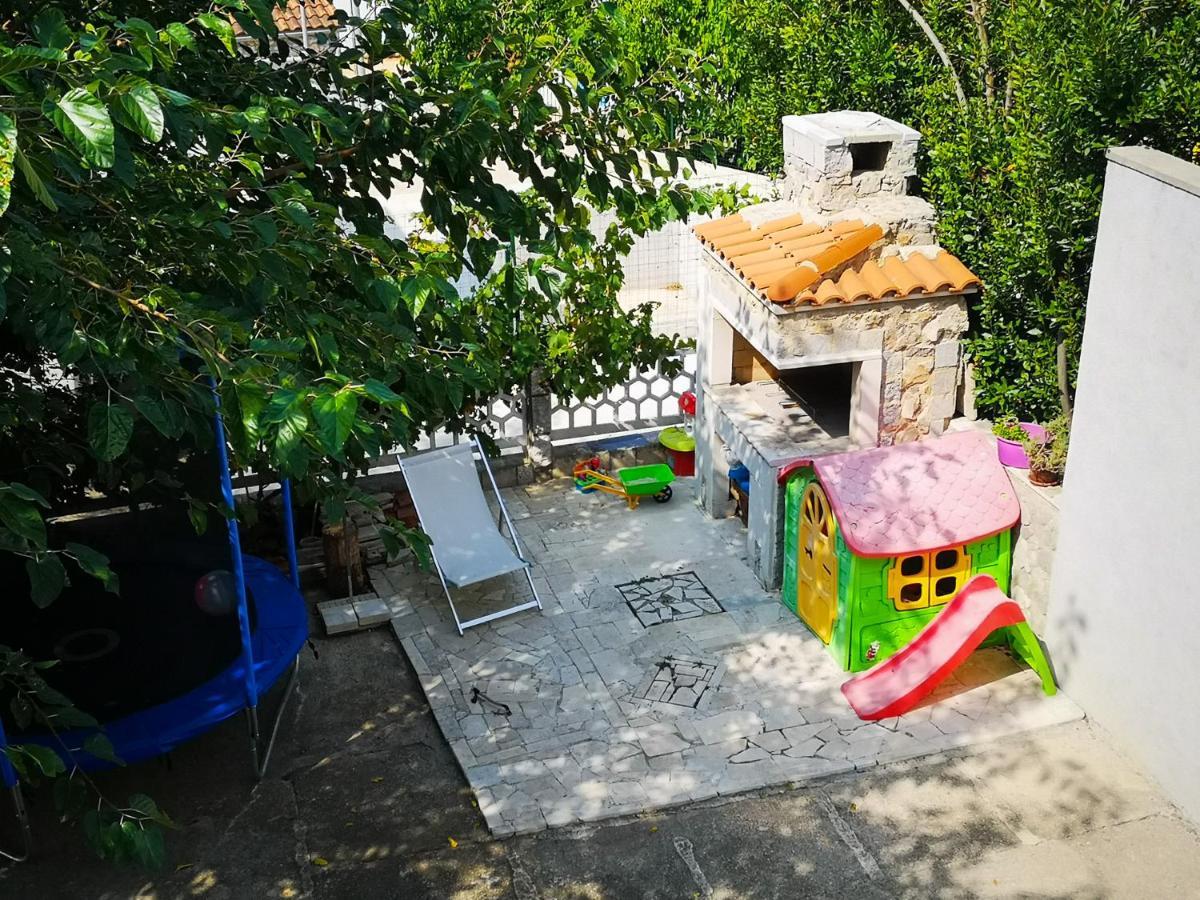 Apartment Magdic Brzac Екстериор снимка