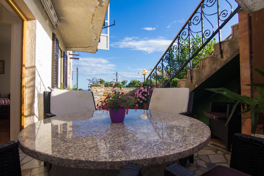 Apartment Magdic Brzac Екстериор снимка